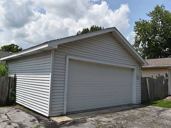 2nd image of 644 N Kennedy Dr