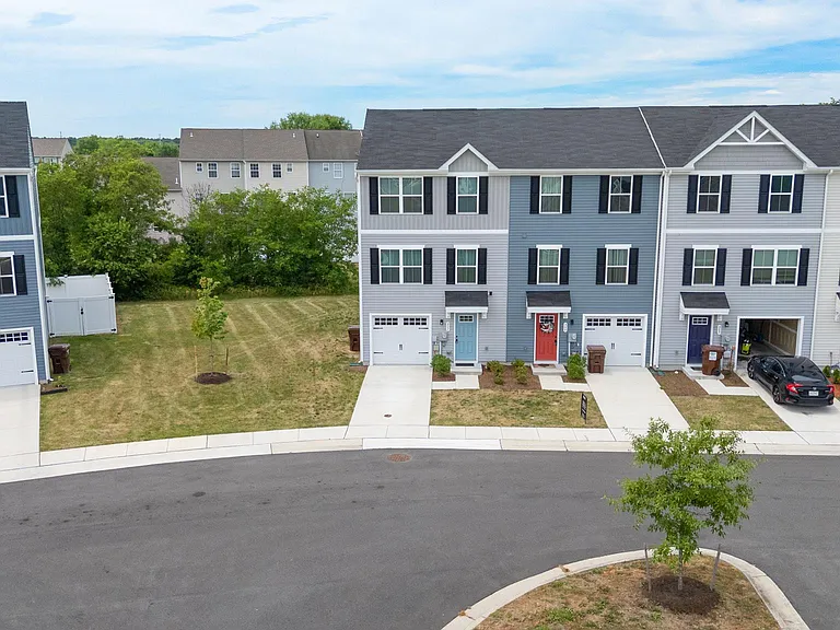 311 Yellow Bill Ln — Photo 2