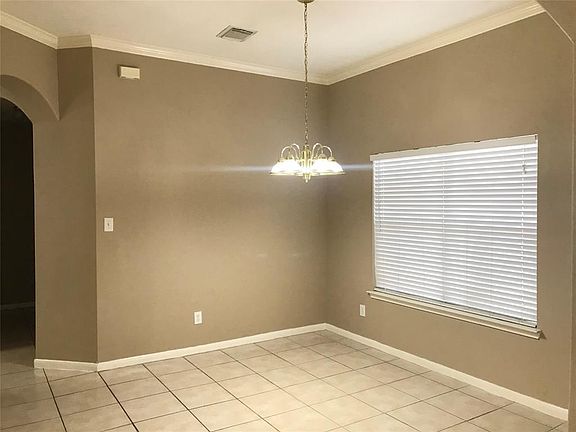 4th image of 12211 Summerbrook Ct