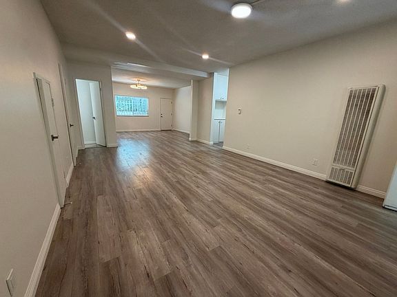 5th image of 1537 Stanford St APT 2