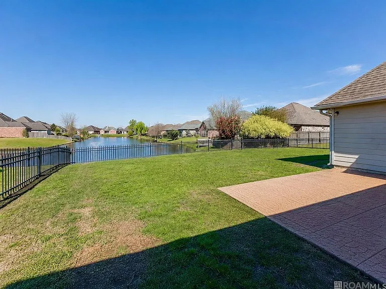 10743 Hillbrook Ave — Photo 38