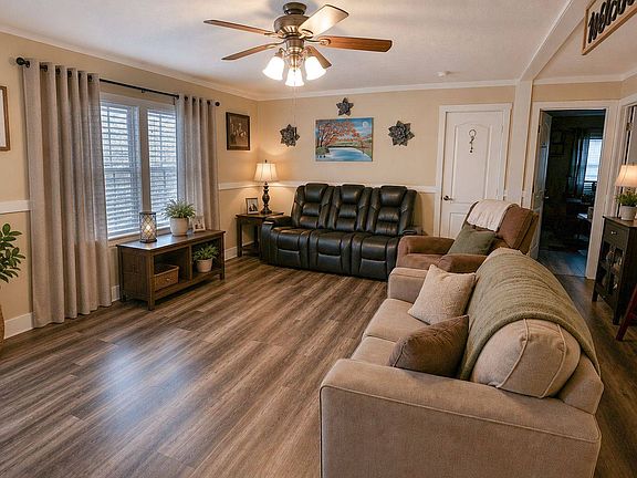 5th image of 1734 Daffodil Ave #340
