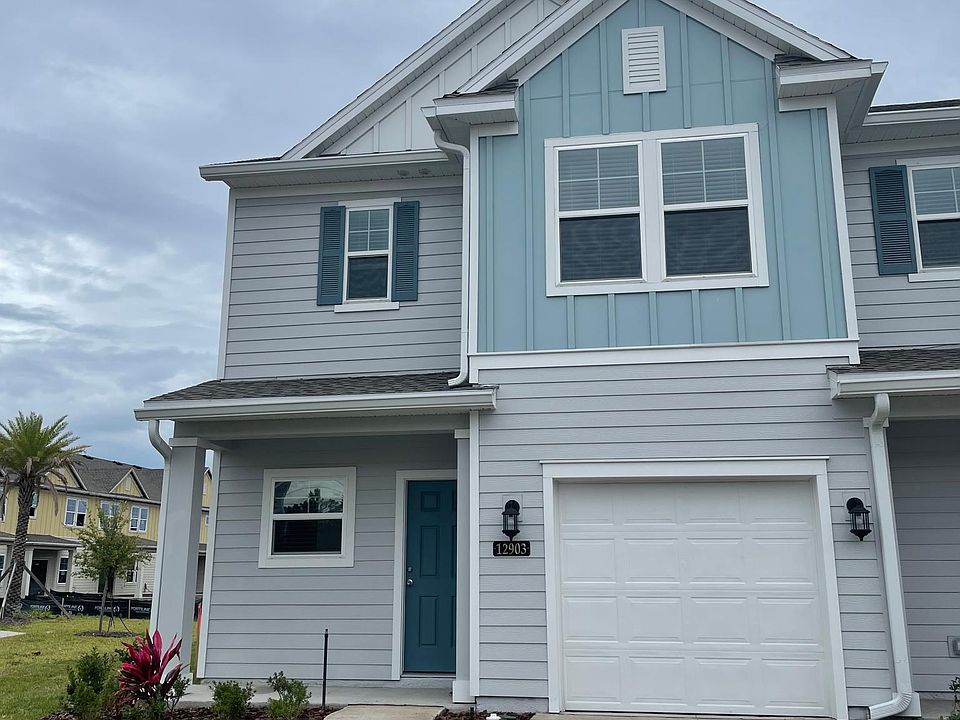 Attached garage, NEW construction