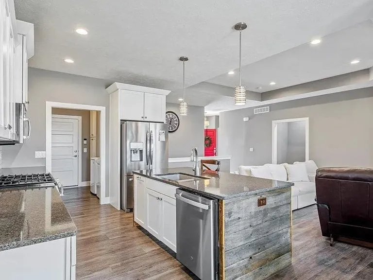 2602 Fountain Cir — Photo 10