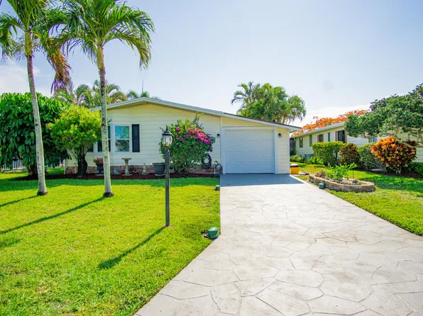 7834 SE Saratoga Drive, Hobe Sound, FL 33455