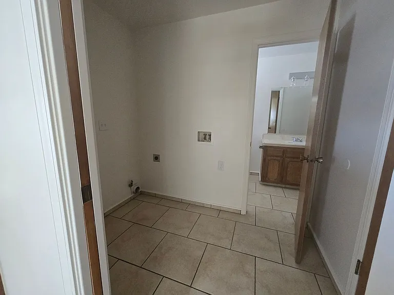 6695 Kent Ave — Photo 25