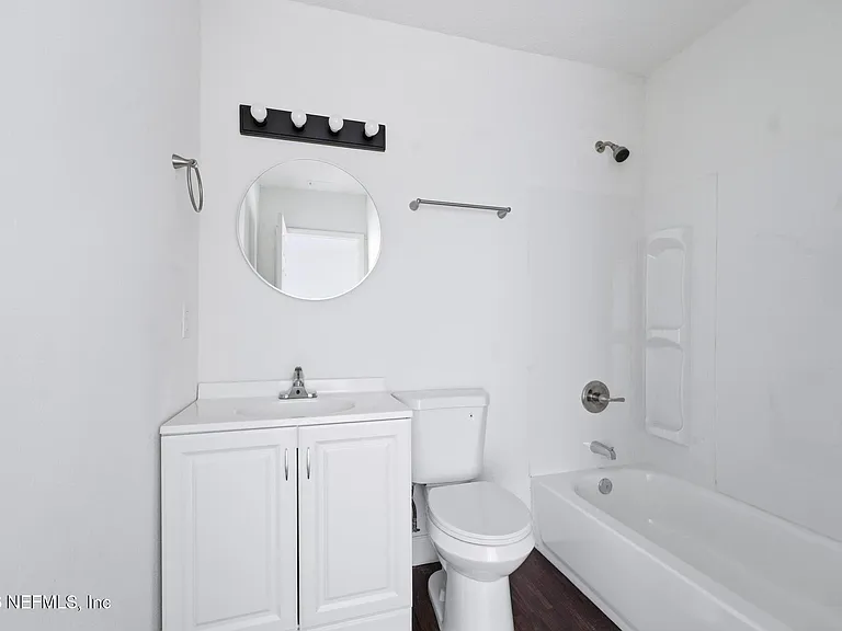 1715 Brackland St — Photo 5