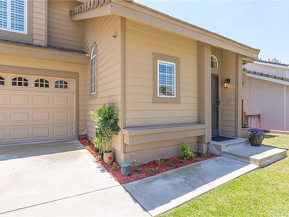3rd image of 4975 Shadydale Ln