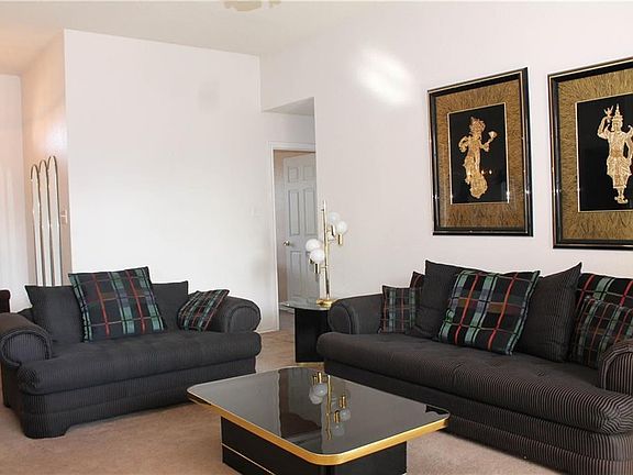 4th image of 1209 Holly Hill Dr