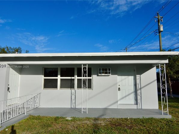 209 SW 14th St APT 3
