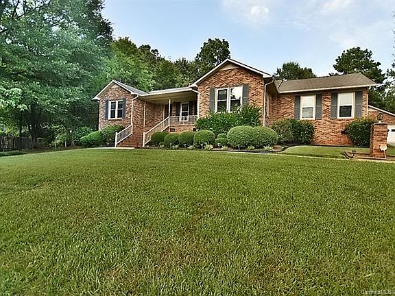 2nd image of 630 Somerset Ct