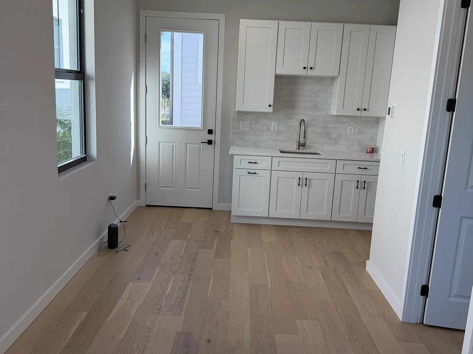 1 bed, 360 sqft, $1,300 — Photo 1