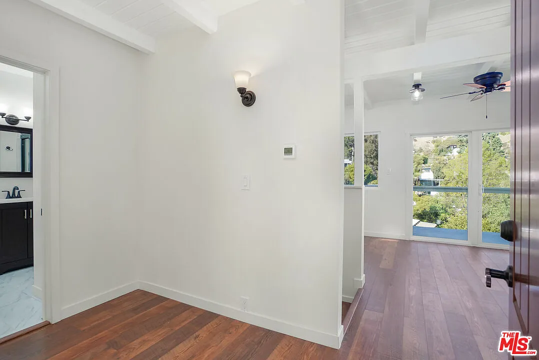 2 bed, 2.0 bath, 1400 sqft, $6,500 — Photo 3