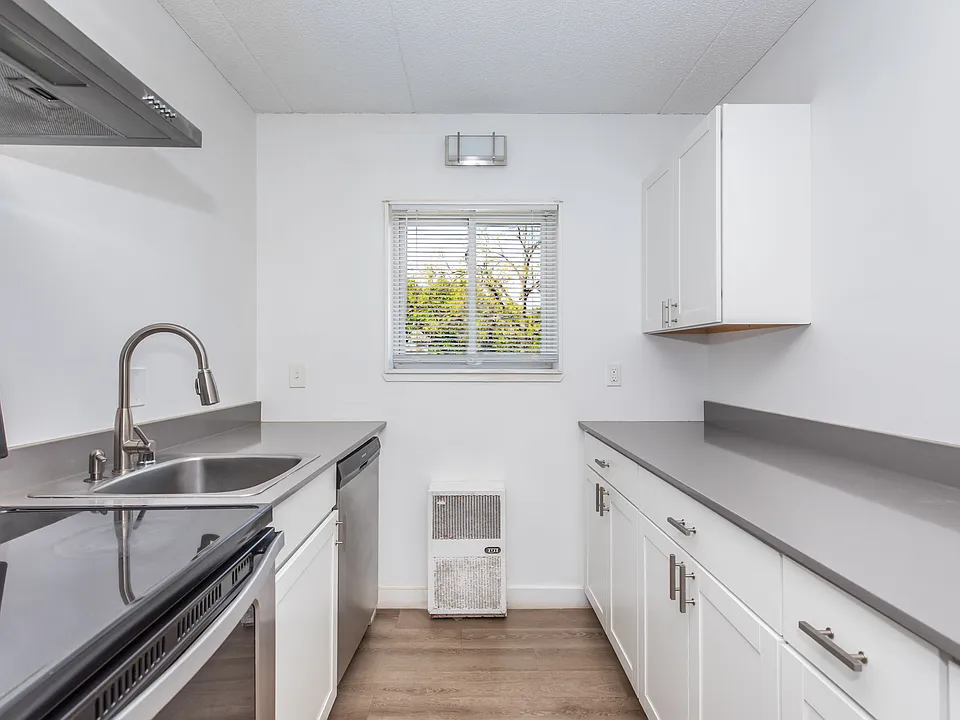 George Apartments - 625 3rd Street Southwest - 5