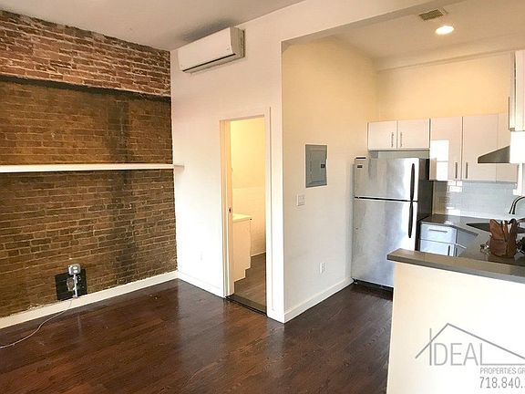 2nd image of 946 Fulton St APT 3