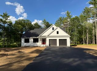 8 Winchester Ln, Tuftonboro, NH 03850