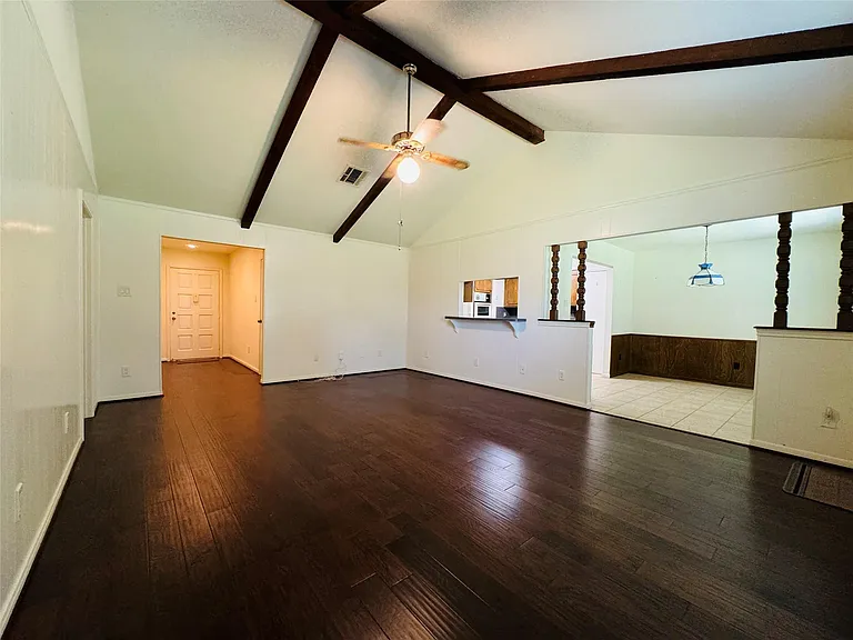 7622 Woodsman Trl — Photo 5