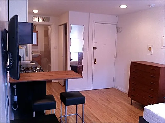 Rented by Performing Assets Corp | media 5