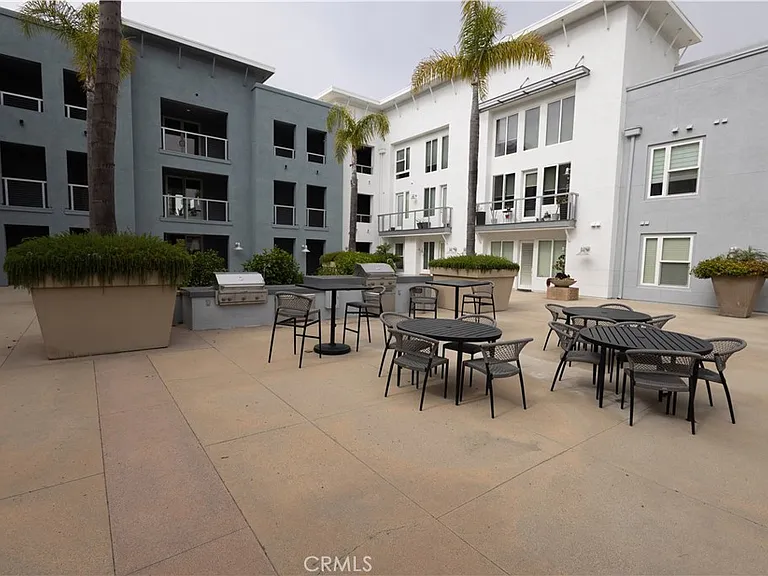 1901 S Victoria Ave #105 — Photo 22