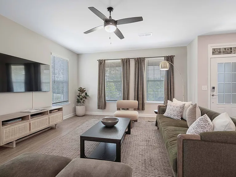 Tessa Jodeco Townhomes — Photo 2