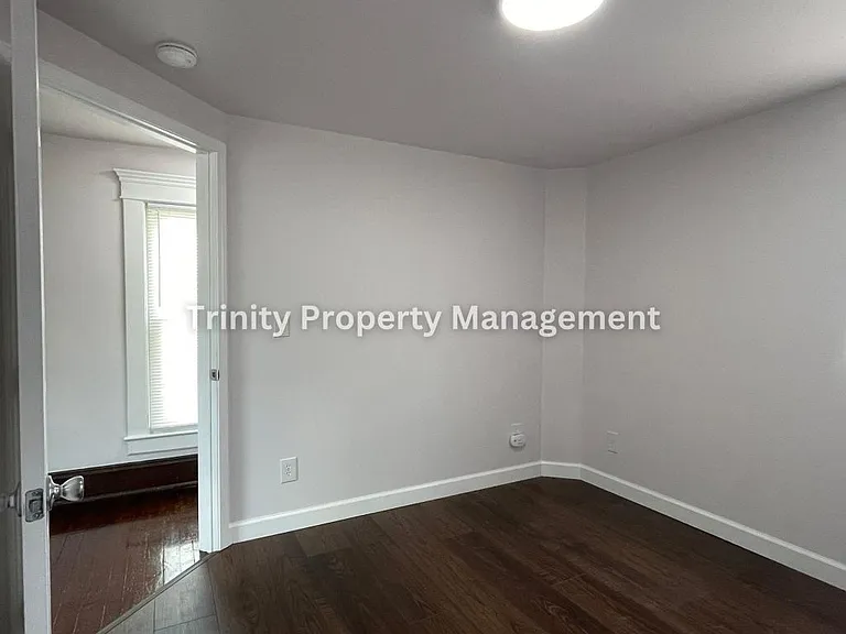 116 Maryland Ave — Photo 17