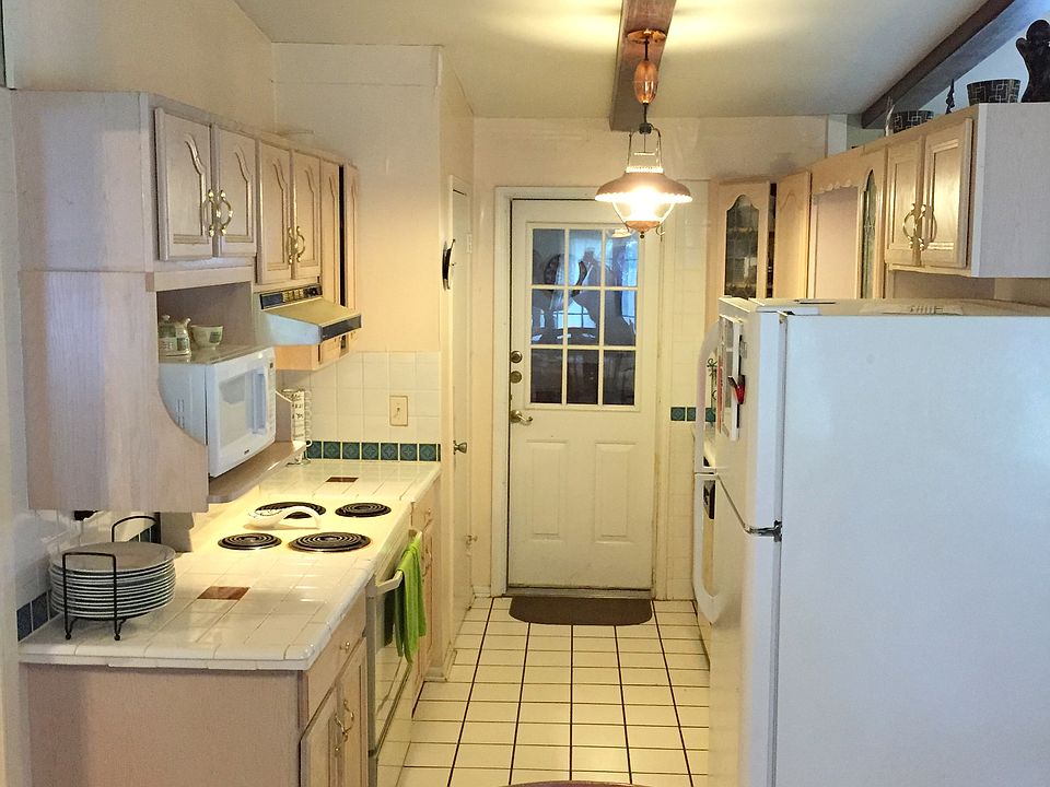 1st image of 302 Mountain Shadow St