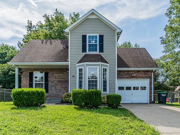 3rd image of 818 Chancery Ln
