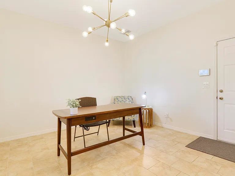 123 E Thatch Palm Cir — Photo 23