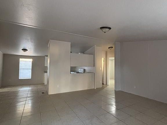 3rd image of 5521 S Bonney Ave