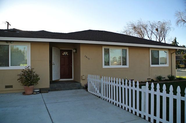 1st image of 2819 Varden Ave