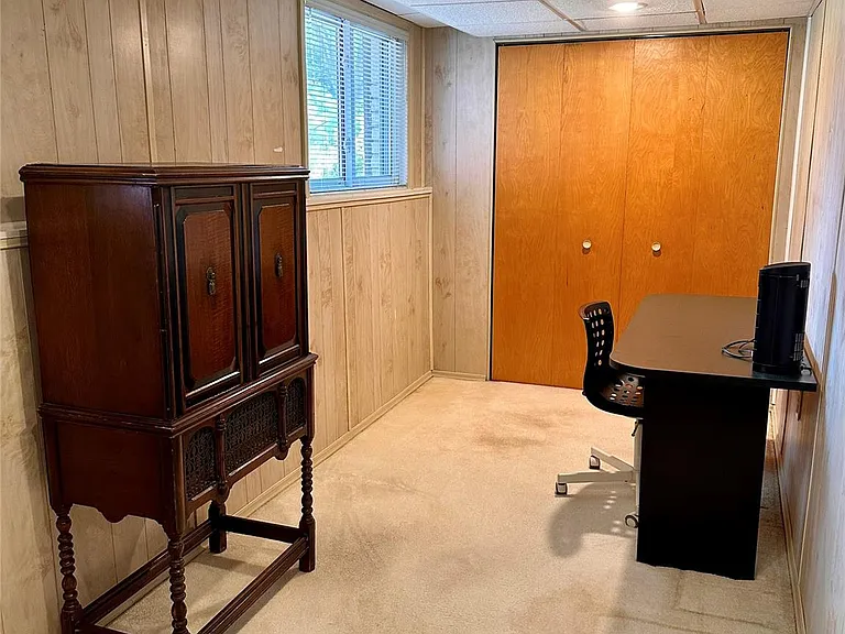 6942 Leslee Crest Dr — Photo 23