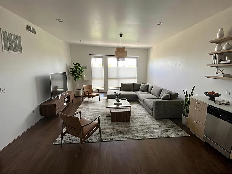1201 Pine St #463 — Photo 2