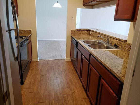 3rd image of 28228 Oakmonte Cir W