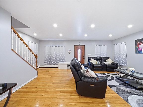 3rd image of 56 Curtis Rd