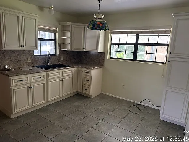 210 Pine St E — Photo 7