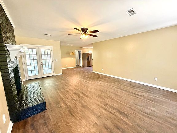 3rd image of 115 Boyce Rd