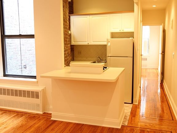 2nd image of 112 E 90th St APT 4B