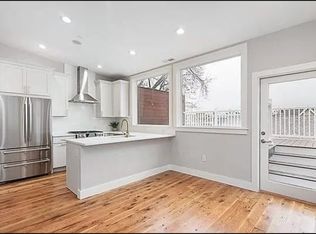 182 W 7th St #PENTHOUSE 3, Boston, MA 02127