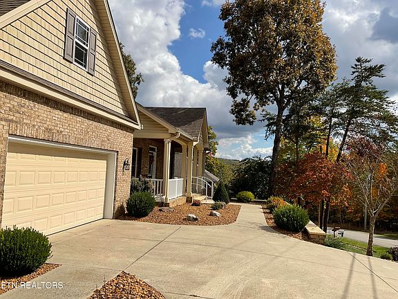 3rd image of 103 Cathedral Dr