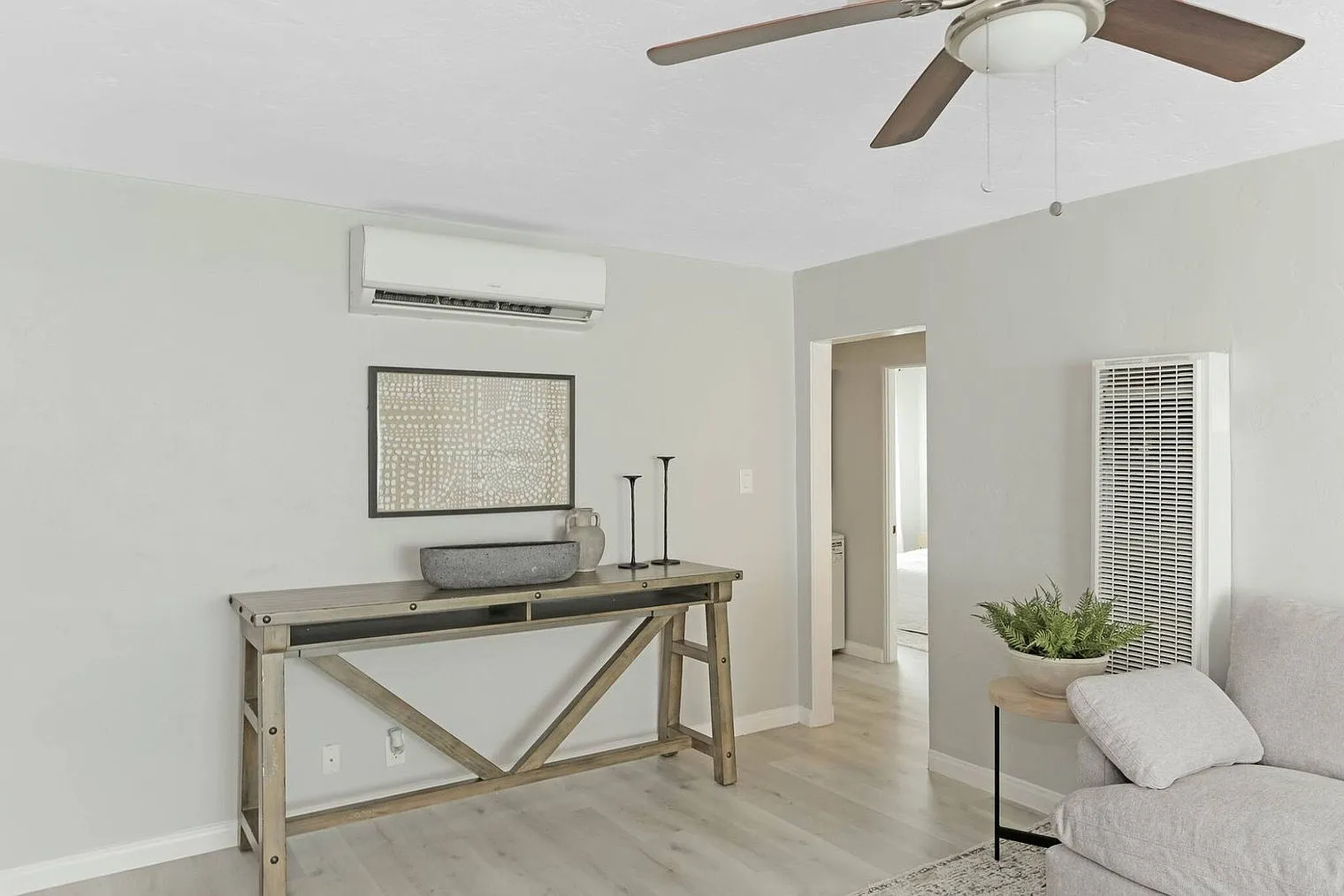 4 bed, 2.0 bath, 1399 sqft, $4,729 — Photo 4