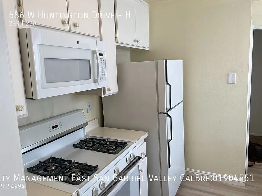 Fantastic Condo In Prime Arcadia Location — Photo 4