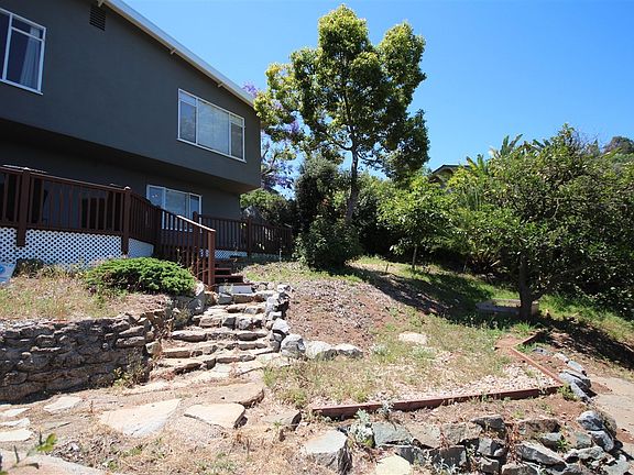 3rd image of 9939 Grosalia Ave