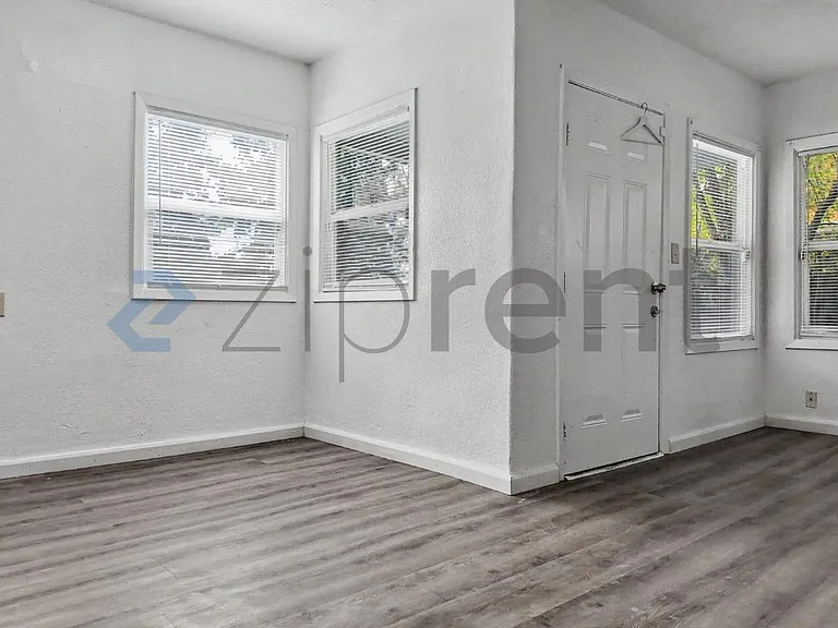 4309 32nd St — Photo 12
