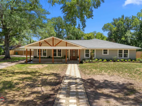 711 S Main St, Henderson, TX 75654