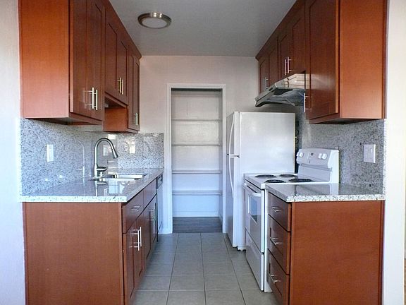 Fully remodeled kitchen with new cabinets/sink/hood