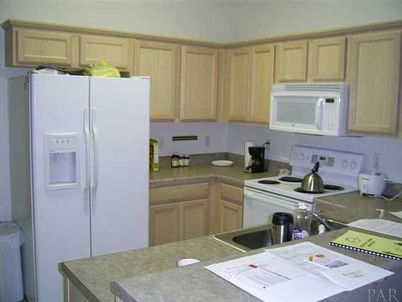 3rd image of 7998 Stonebrook Dr