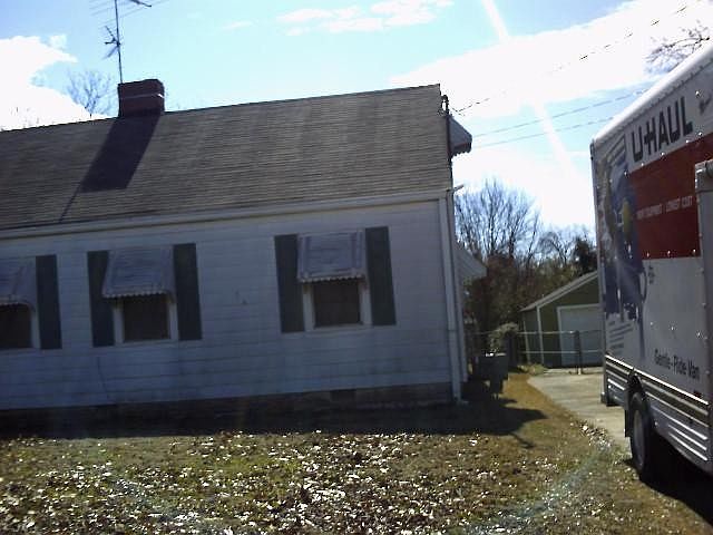 2nd image of 1556 Temple Ave