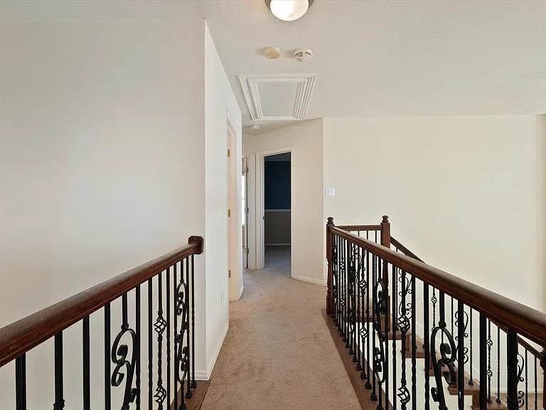 403 Connemara Trl — Photo 23