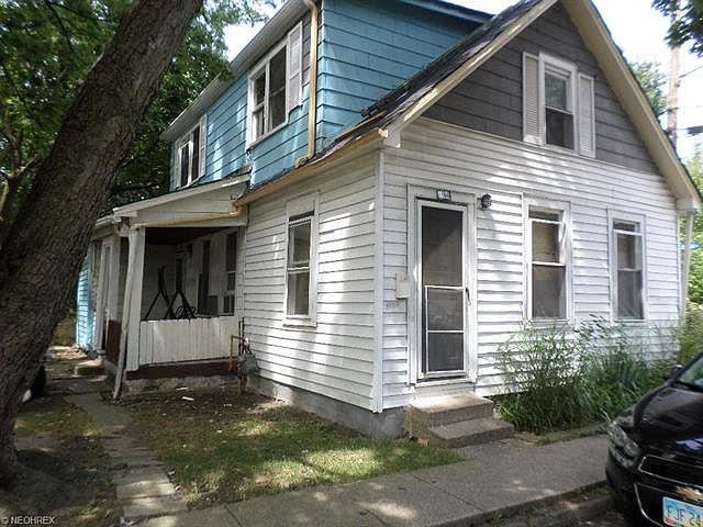 2nd image of 1984 W 61st St