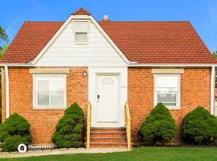 4472 Glenview Rd, Warrensville Heights, OH